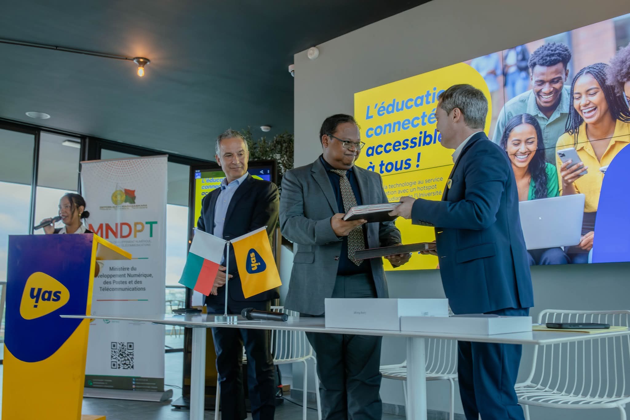 madagascar-:-des-points-d’acces-wi-fi-(hotspots-internet)-bientot-dans-des-universites