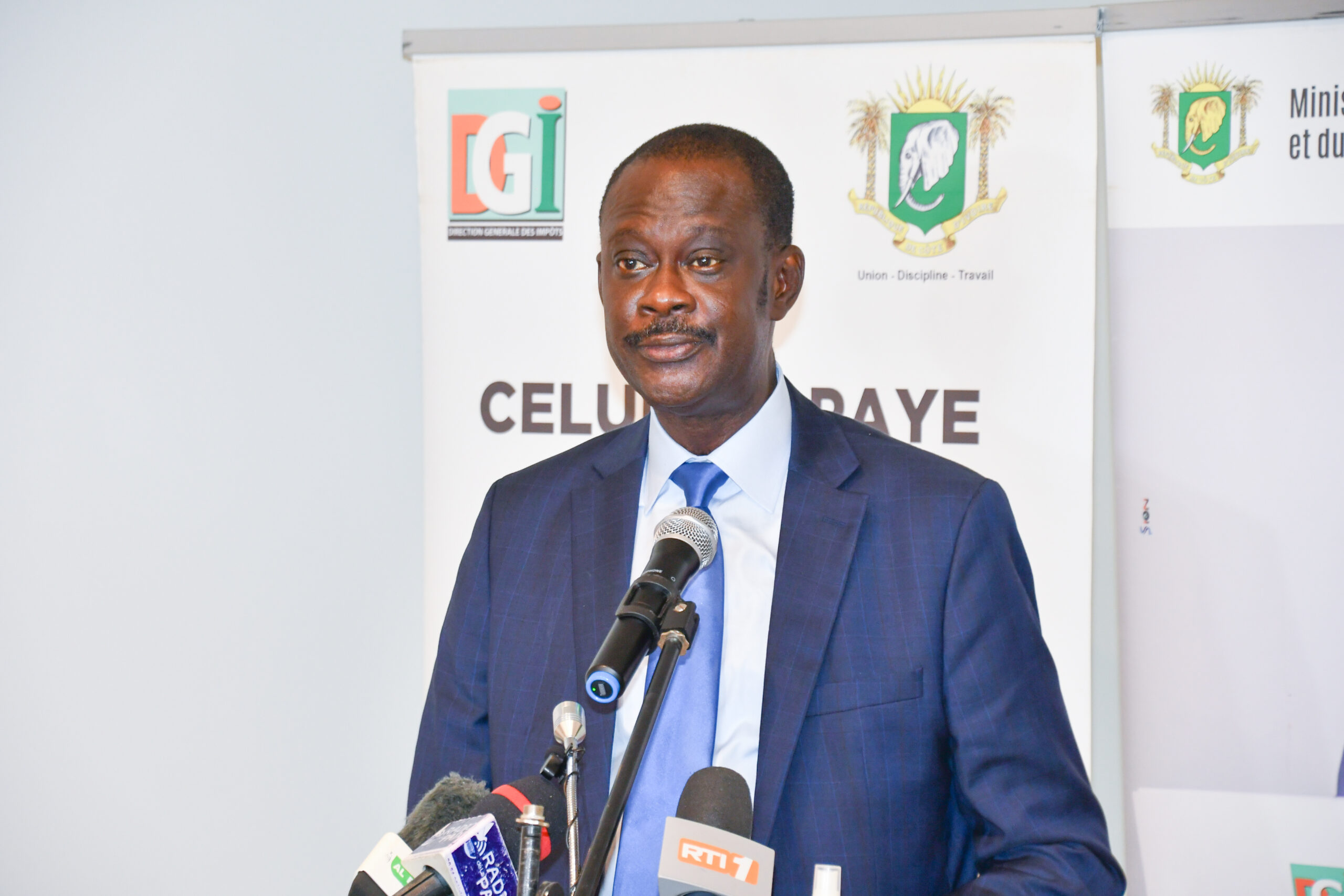 cote-d’ivoire-:-15-097-licences-egouv-et-teams-acquises-par-le-ministere-du-budget-et-du-portefeuille-de-l’etat