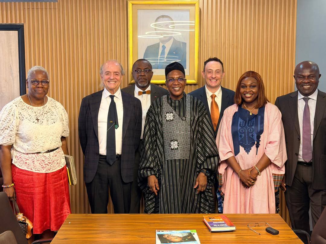 cameroun-:-des-americains-presentent-au-minsante-une-solution-ia-contre-le-burn-out-du-personnel-de-sante