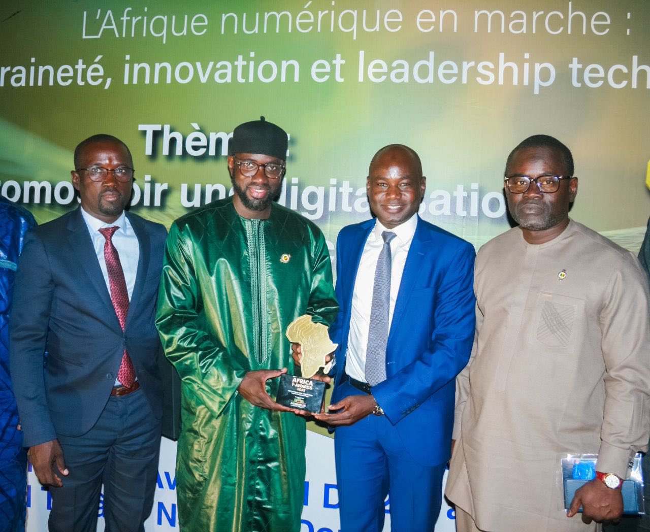 senegal-:-l’assemblee-nationale-primee-pour-sa-transformation-numerique-sur-19-pays-africains senegal-:-l’assemblee-nationale-primee-pour-sa-transformation-numerique-sur-19-pays-africains